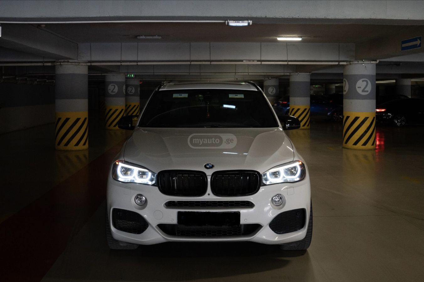 BMW X5 - фото 1