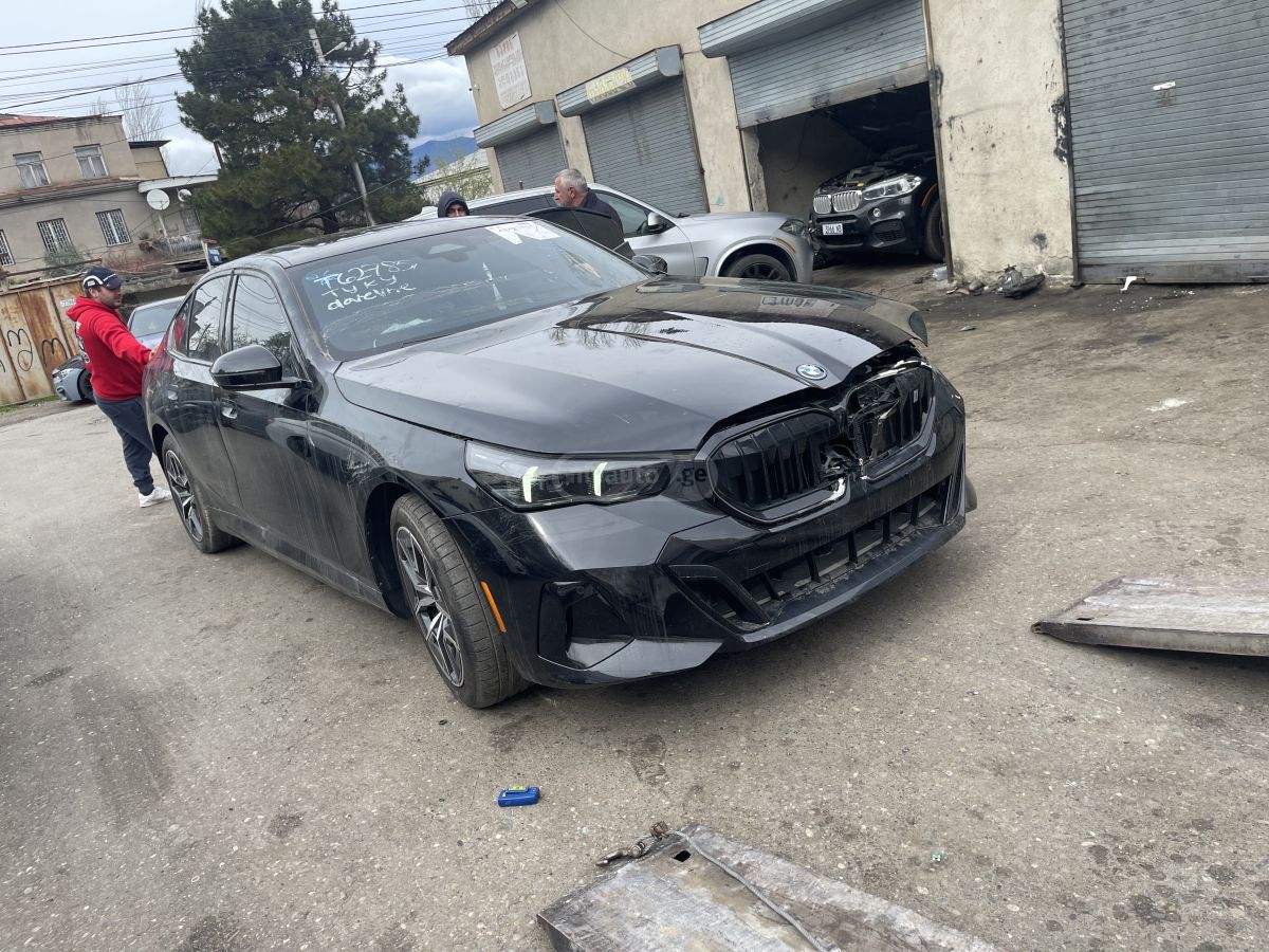 BMW 530 - фото 1