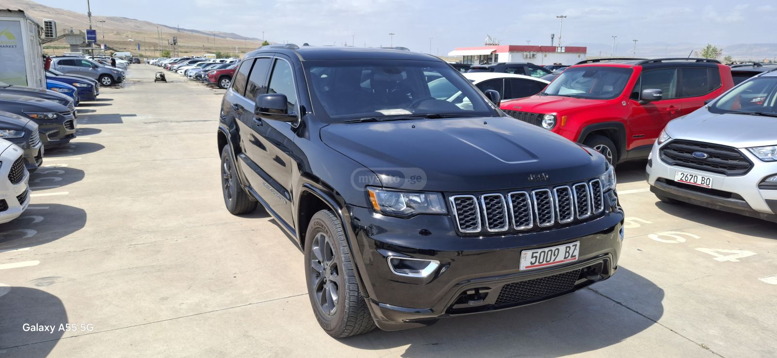 Jeep Laredo 4dr 4x4 Automatic — миниатюра 3