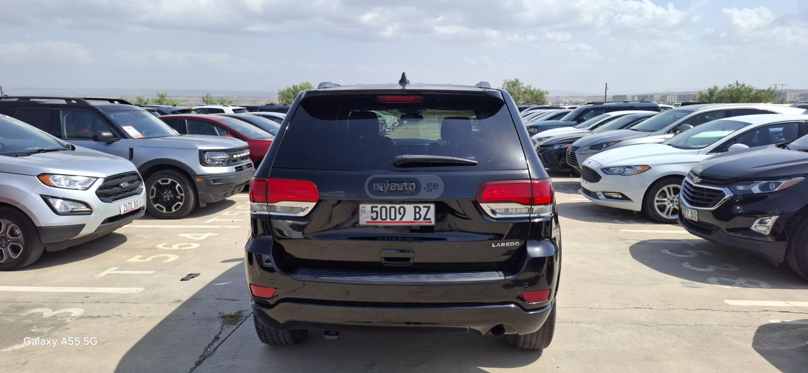 Jeep Laredo 4dr 4x4 Automatic — миниатюра 4