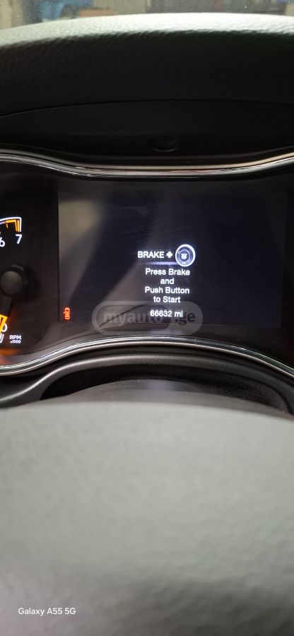 Jeep Laredo 4dr 4x4 Automatic — миниатюра 8