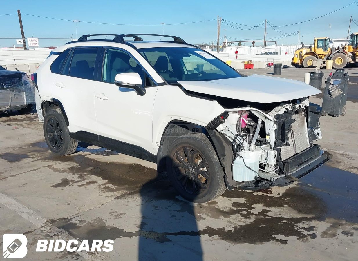 Toyota SE 4dr All-Wheel Drive CVT — миниатюра 1