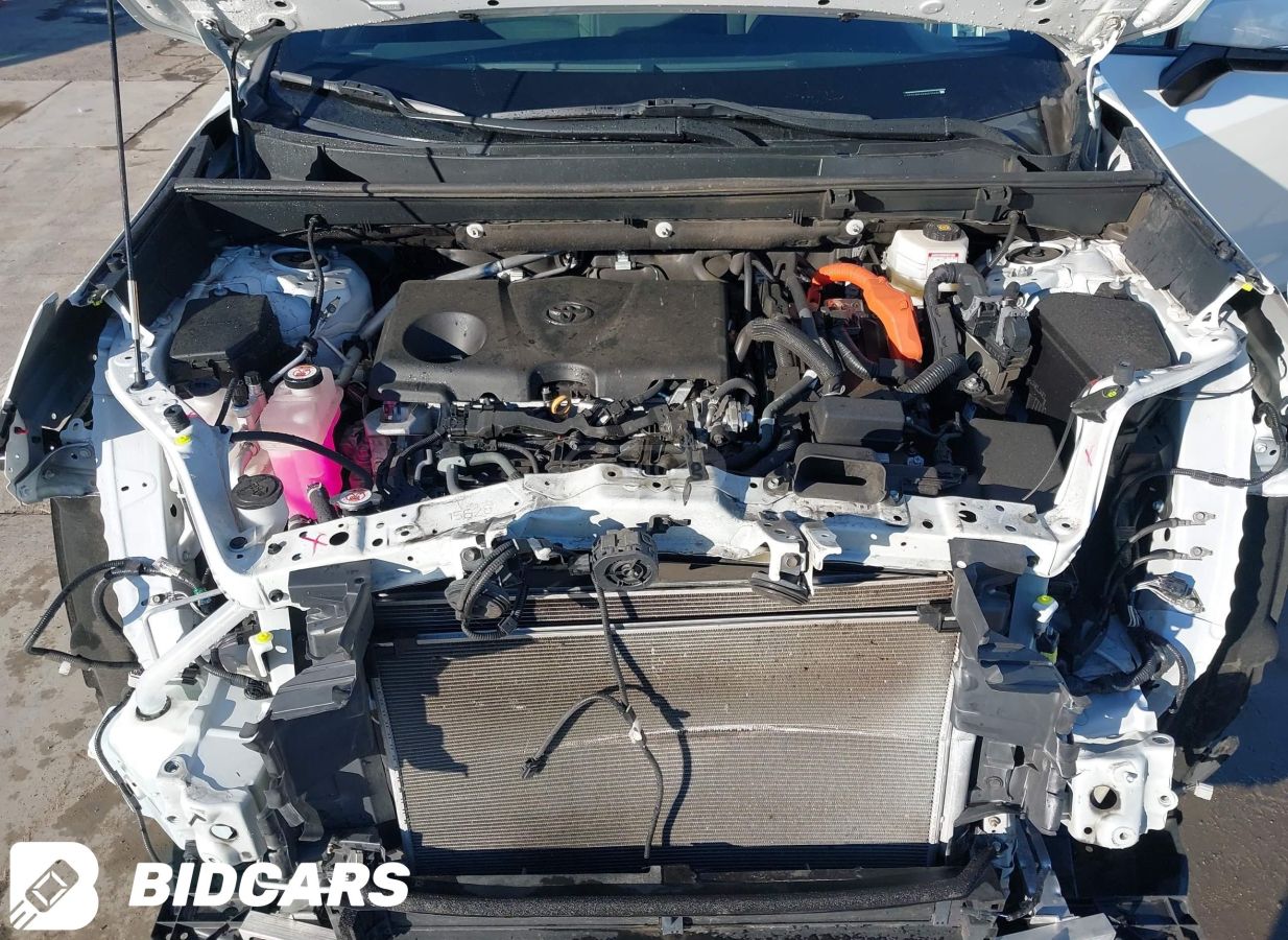 Toyota SE 4dr All-Wheel Drive CVT — миниатюра 8