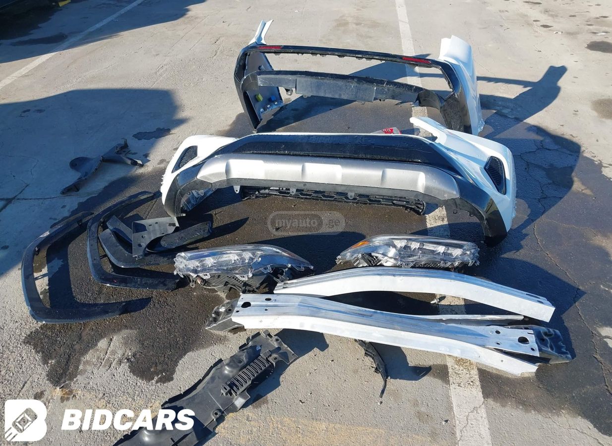 Toyota SE 4dr All-Wheel Drive CVT — миниатюра 9