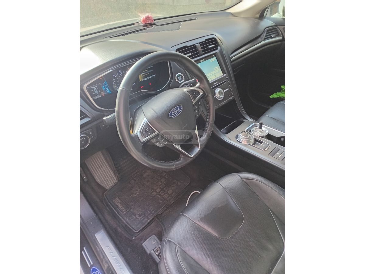 Ford Fusion - фото 1