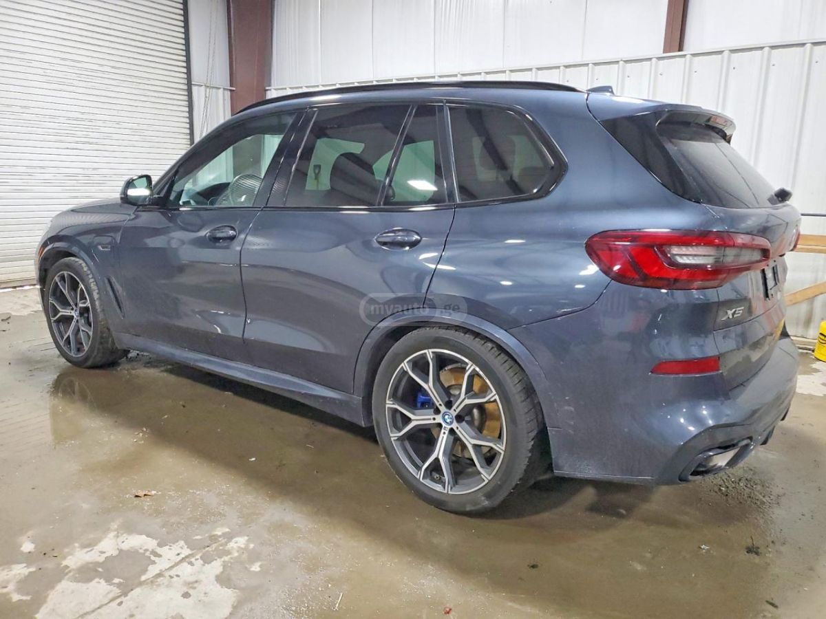 BMW X5 - фото 2