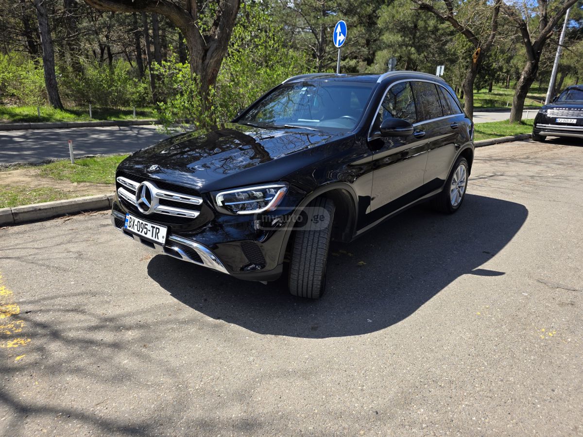 Mercedes-Benz GLC 300 - фото 1