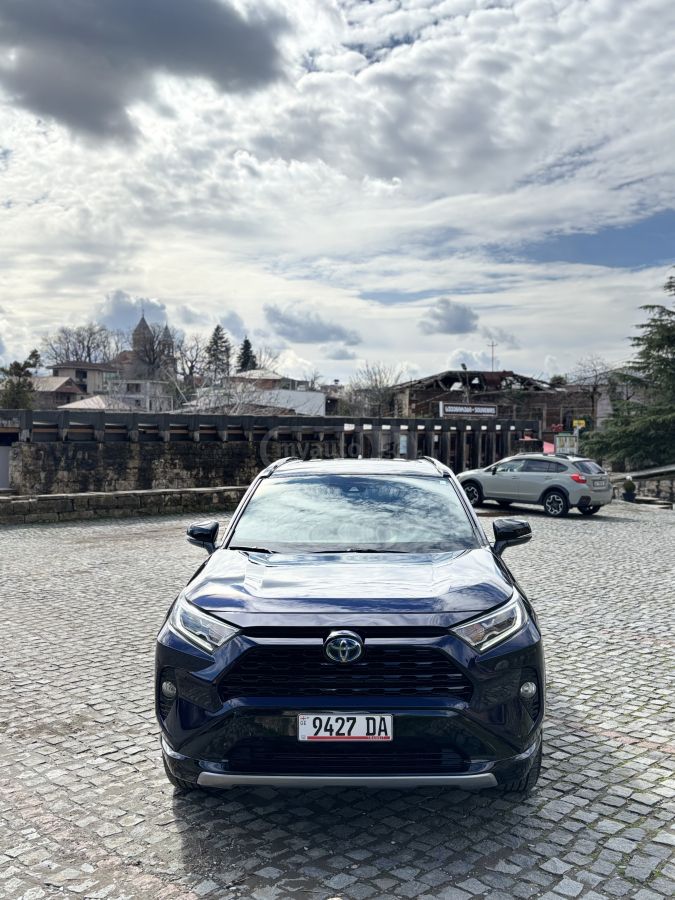 Toyota XSE 4dr All-Wheel Drive CVT — миниатюра 1