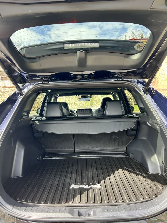 Toyota XSE 4dr All-Wheel Drive CVT — миниатюра 12