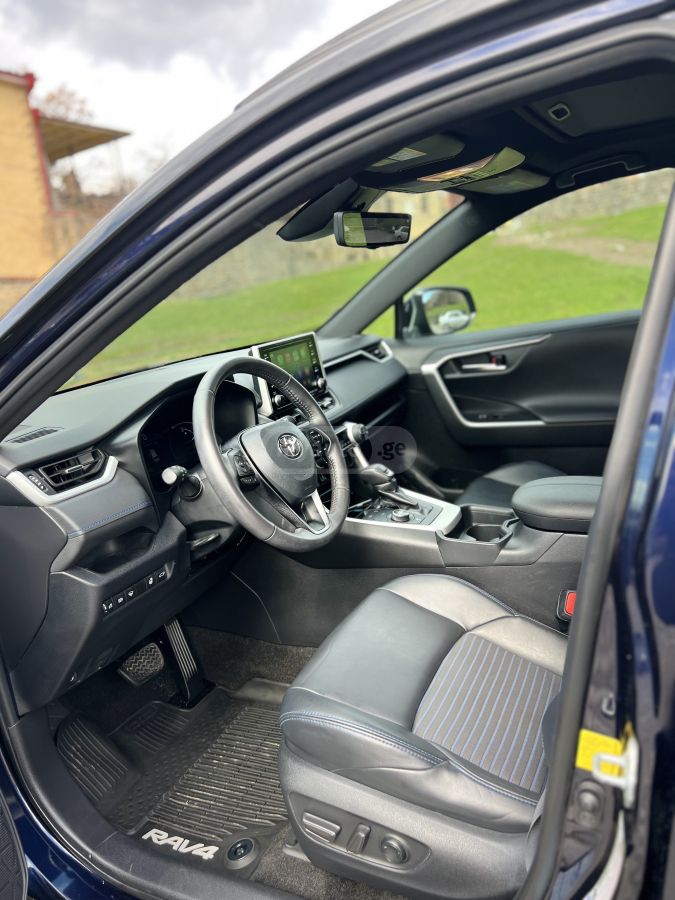 Toyota XSE 4dr All-Wheel Drive CVT — миниатюра 14