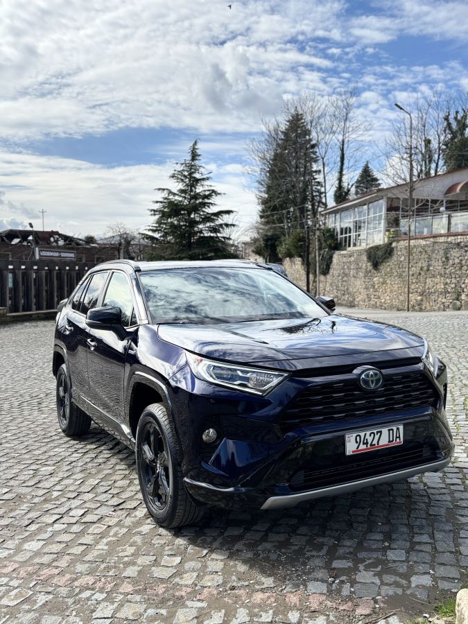 Toyota XSE 4dr All-Wheel Drive CVT — миниатюра 7