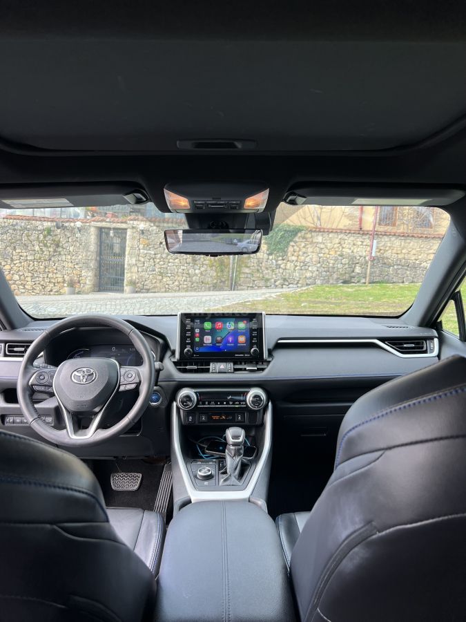 Toyota XSE 4dr All-Wheel Drive CVT — миниатюра 8