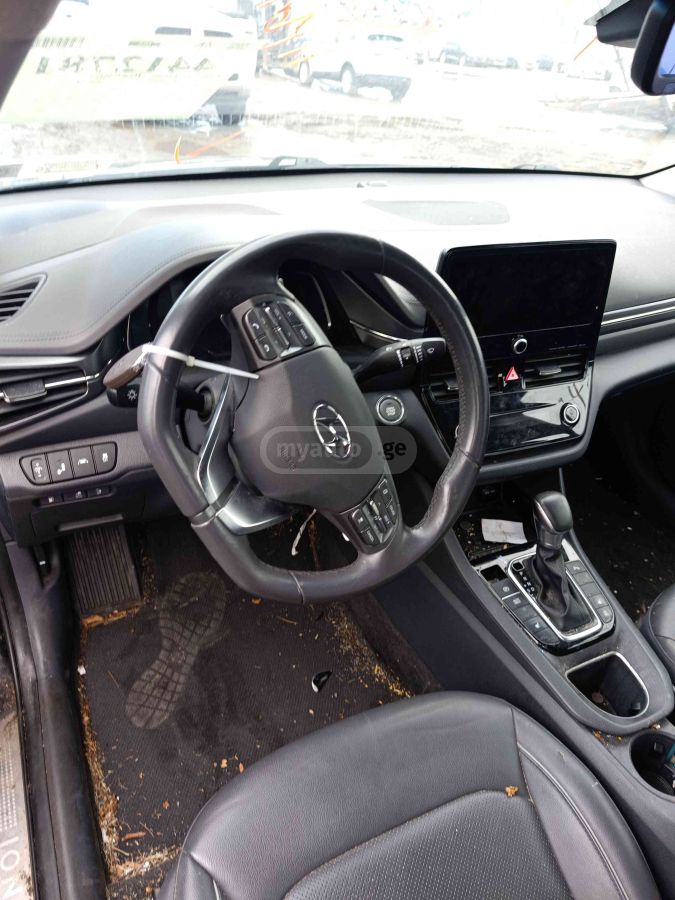Hyundai Ioniq - фото 8