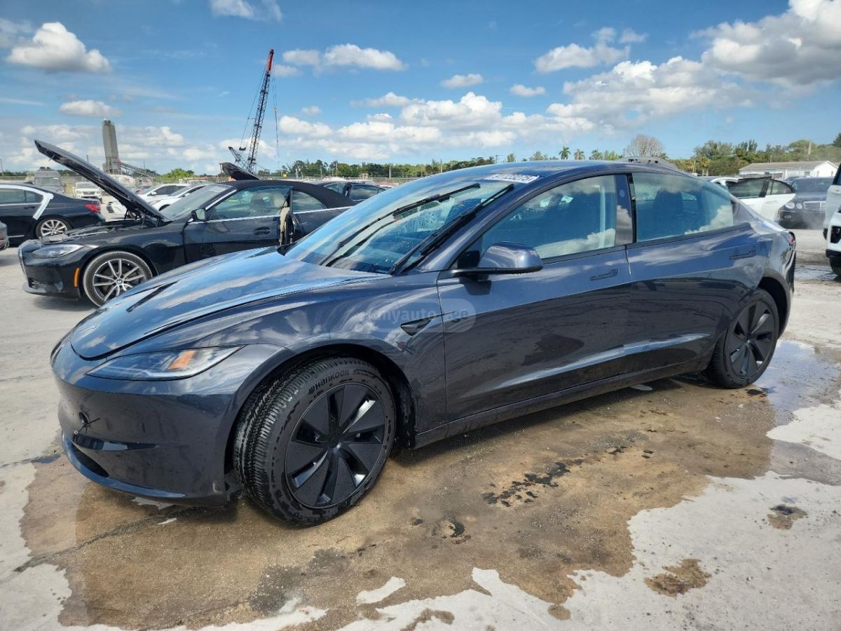 Tesla Model 3 2025 — миниатюра 1