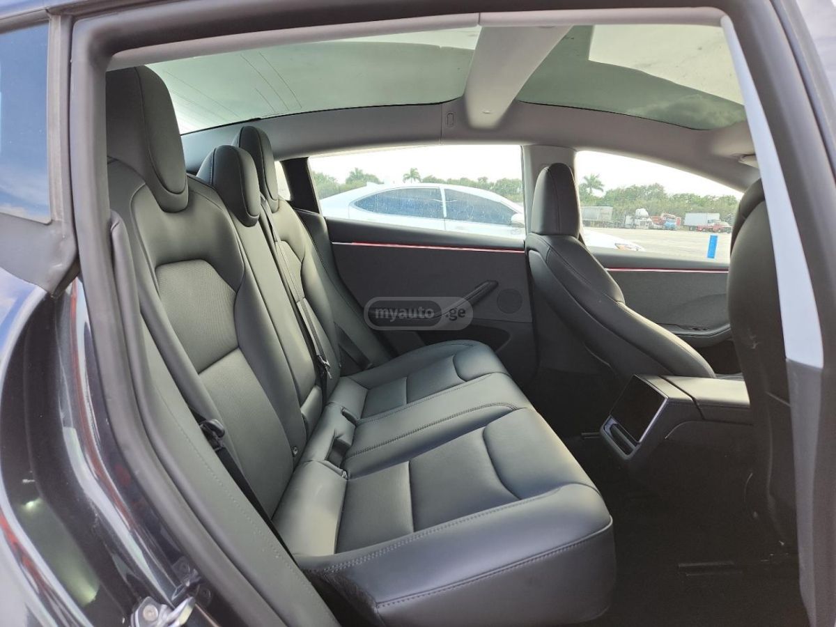 Tesla Model 3 2025 — миниатюра 10