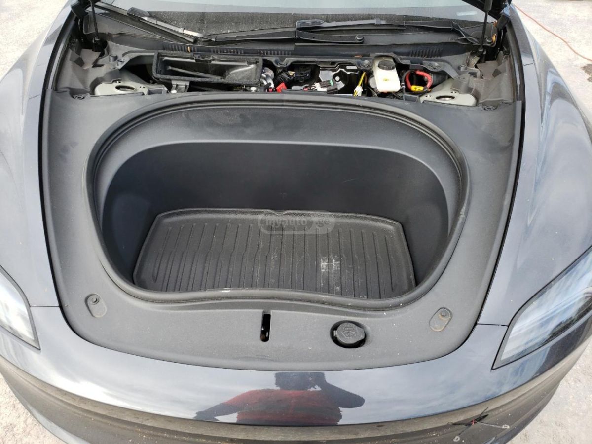 Tesla Model 3 2025 — миниатюра 11