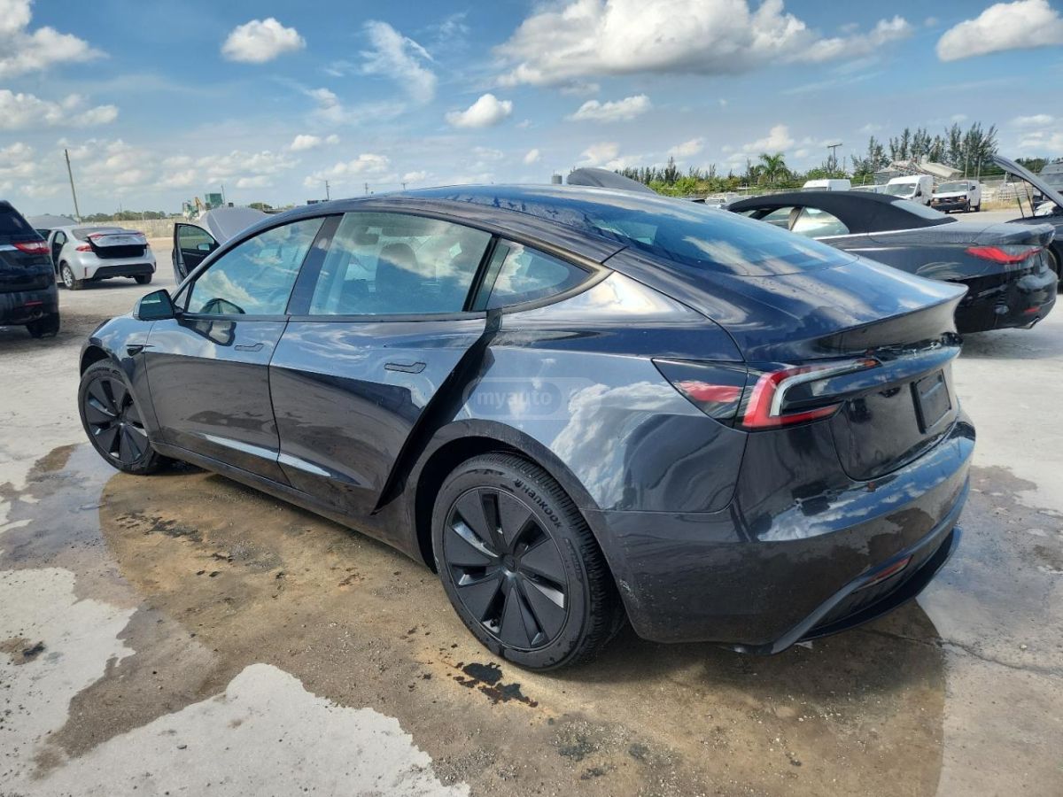 Tesla Model 3 2025 — миниатюра 2