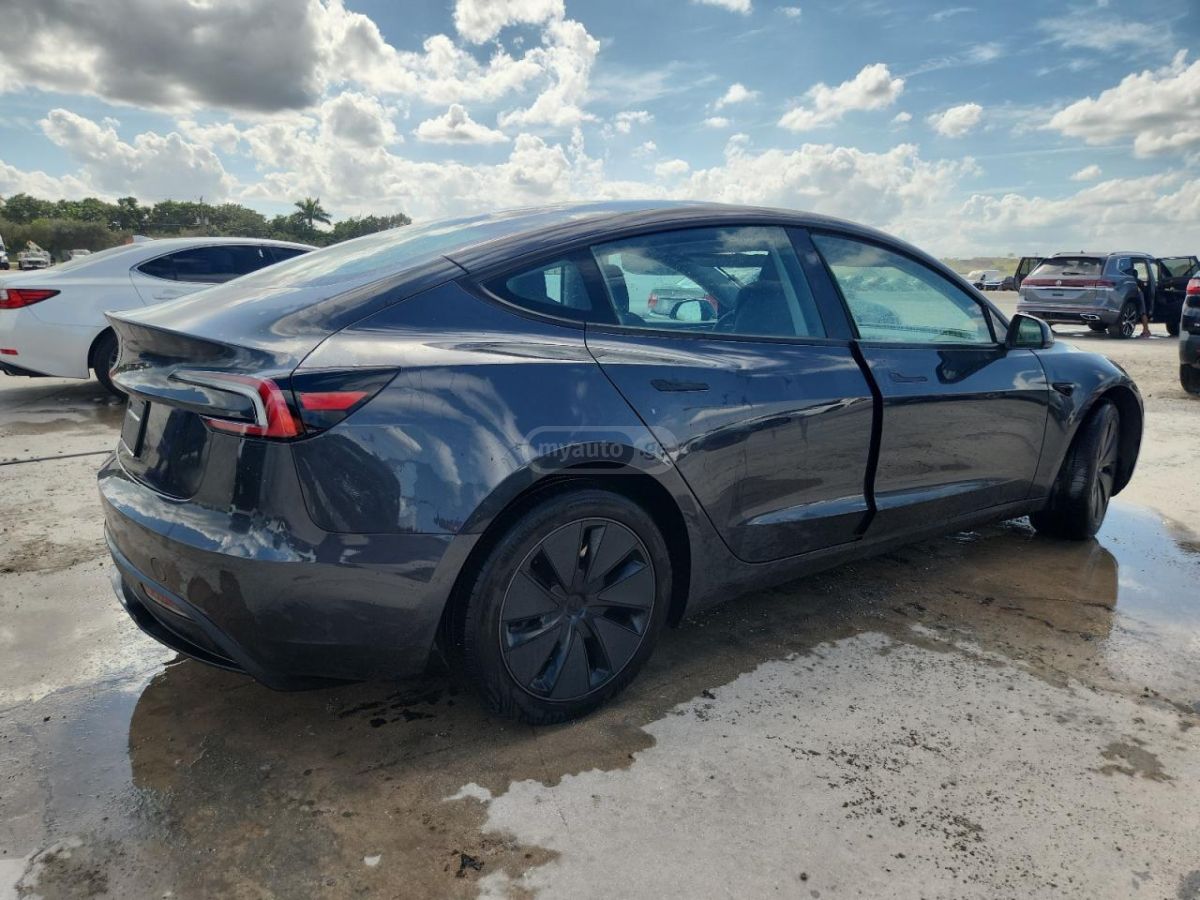 Tesla Model 3 2025 — миниатюра 3