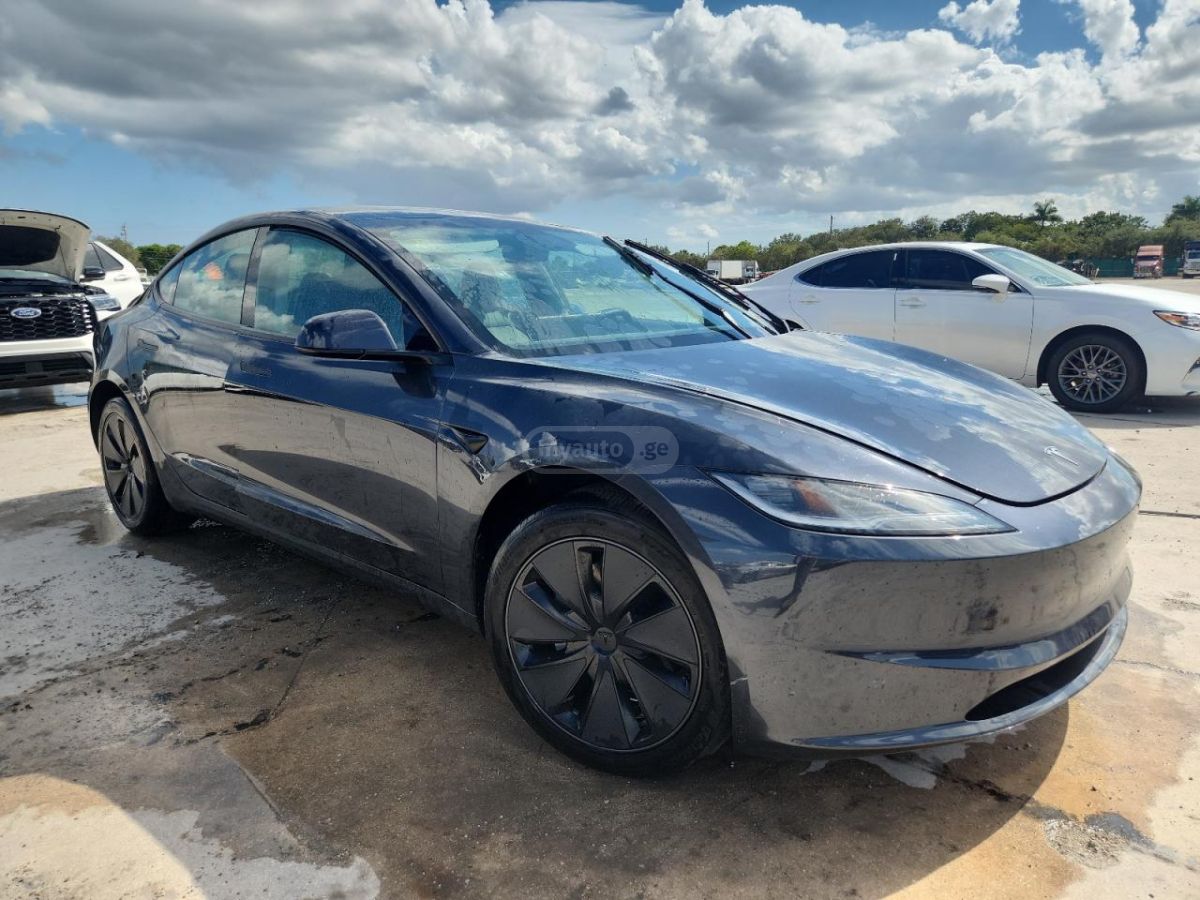 Tesla Model 3 2025 — миниатюра 4