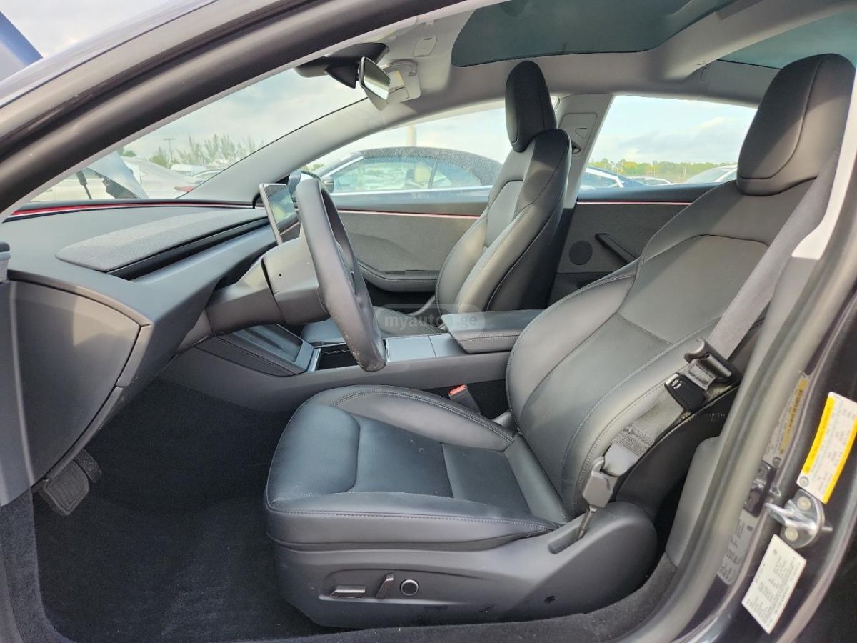 Tesla Model 3 2025 — миниатюра 7