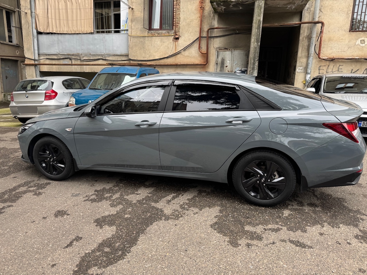 Hyundai Elantra - фото 4