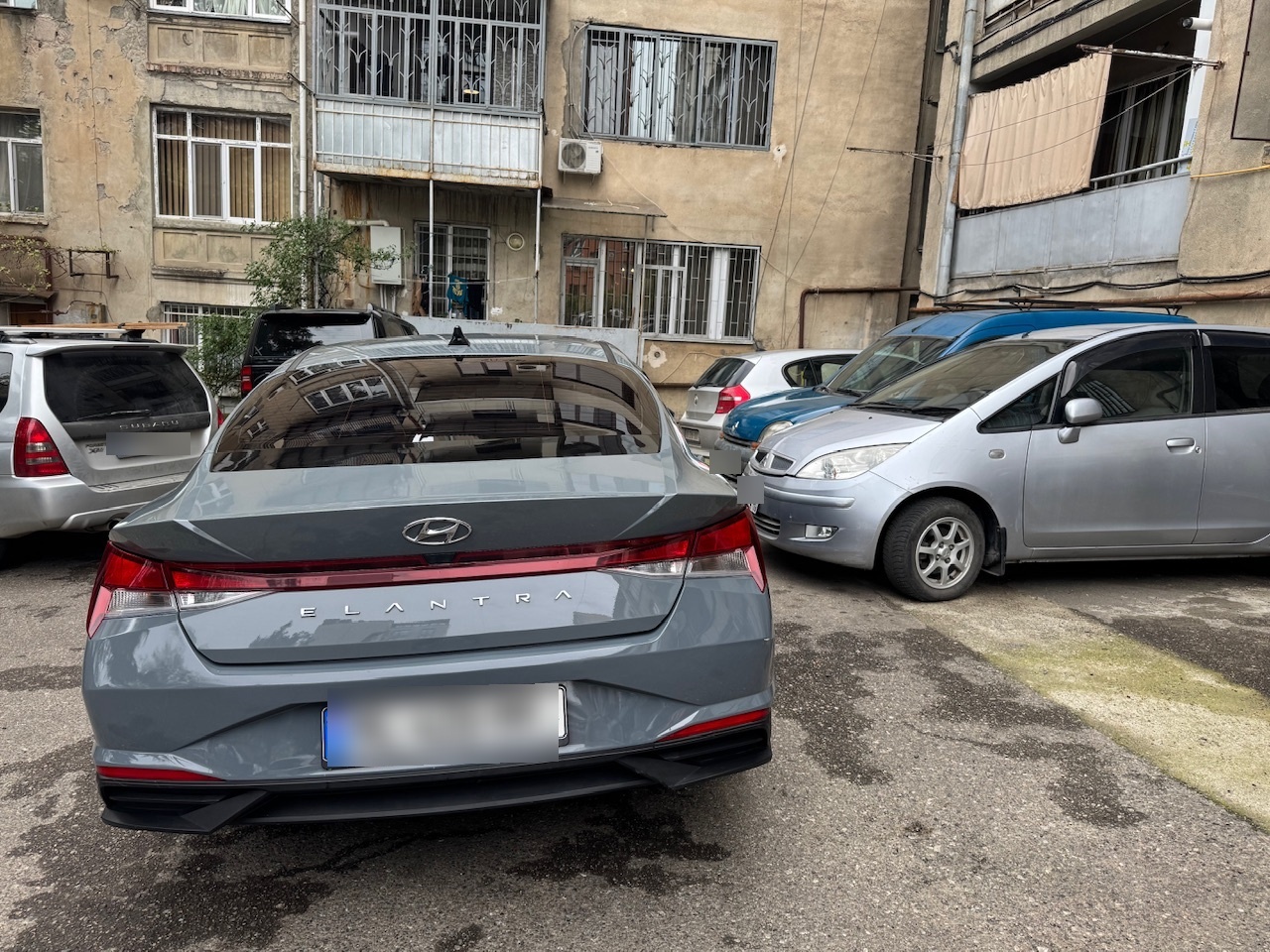 Hyundai Elantra - фото 5