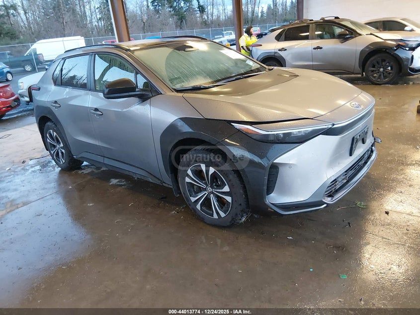 Toyota bZ4X 2024 — миниатюра 1