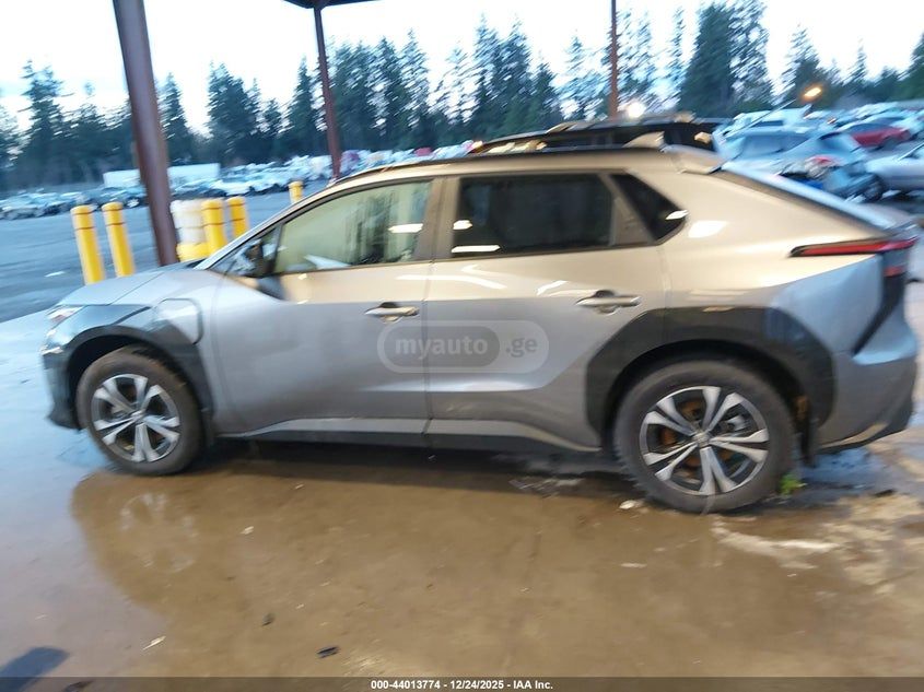 Toyota bZ4X 2024 — миниатюра 13