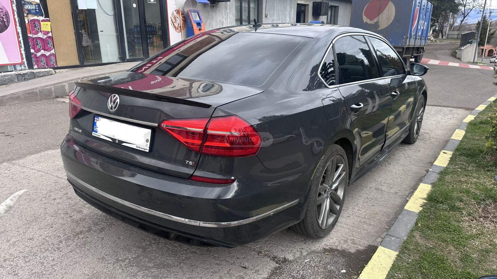 Volkswagen Passat - фото 4