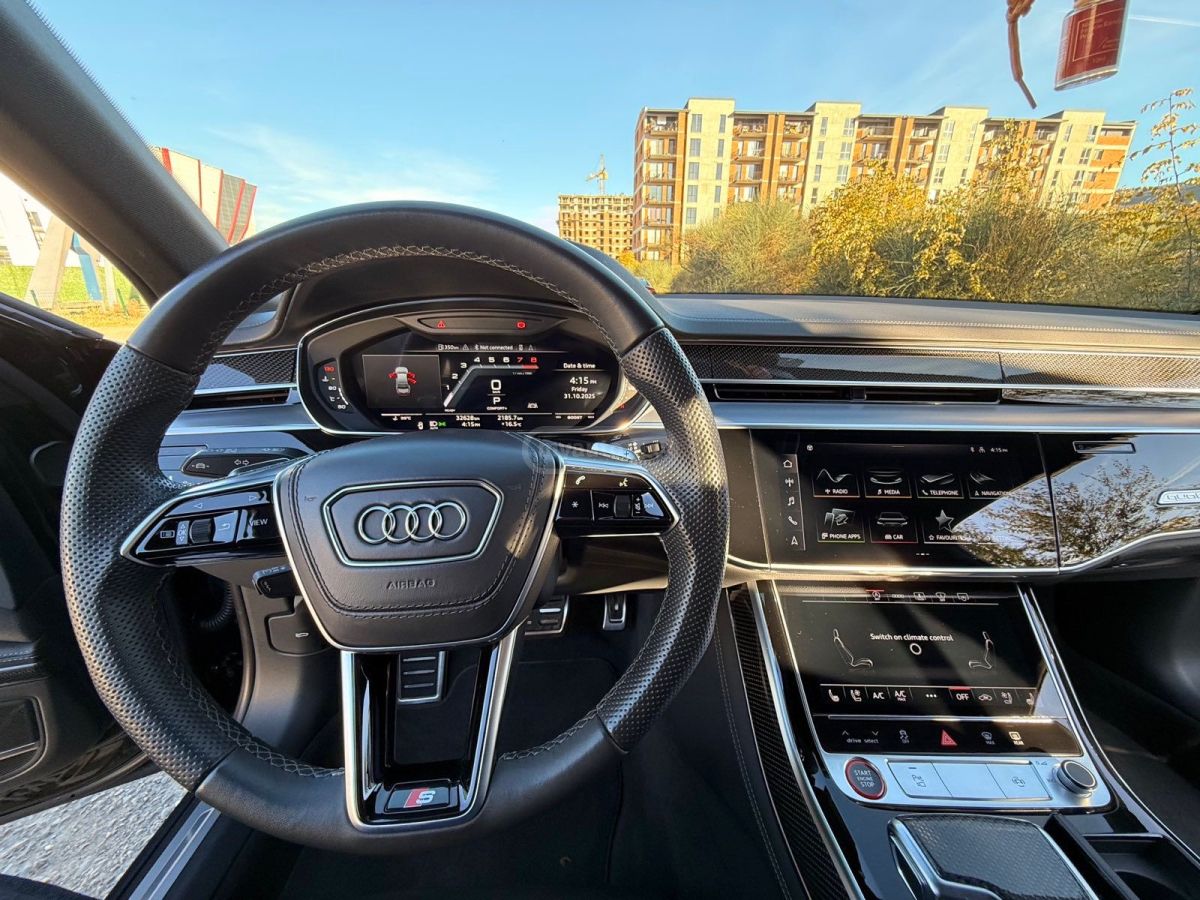 Audi S8 - фото 4