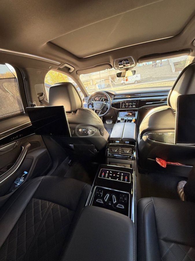 Audi S8 - фото 5