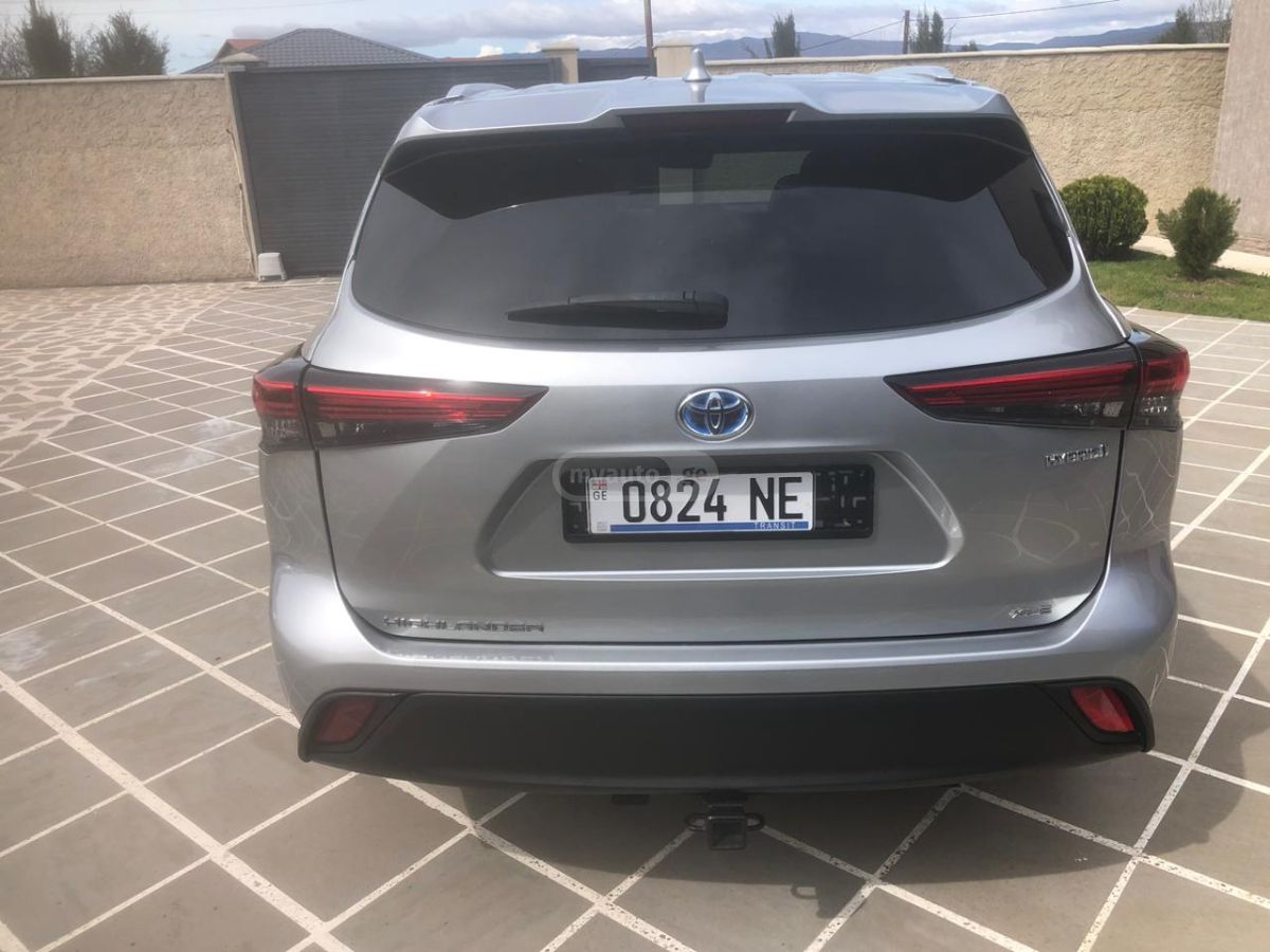 Toyota Highlander - фото 2