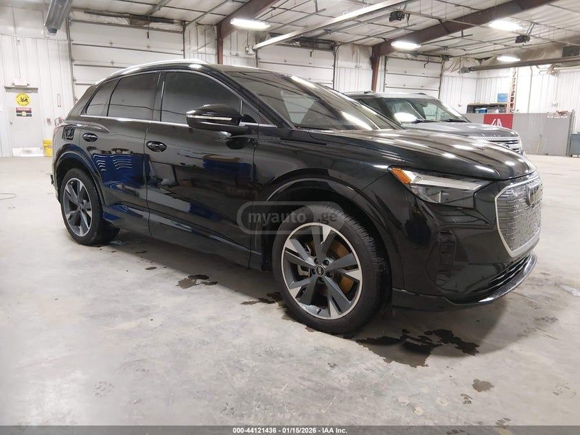 Audi Q4 E-Tron - фото 1