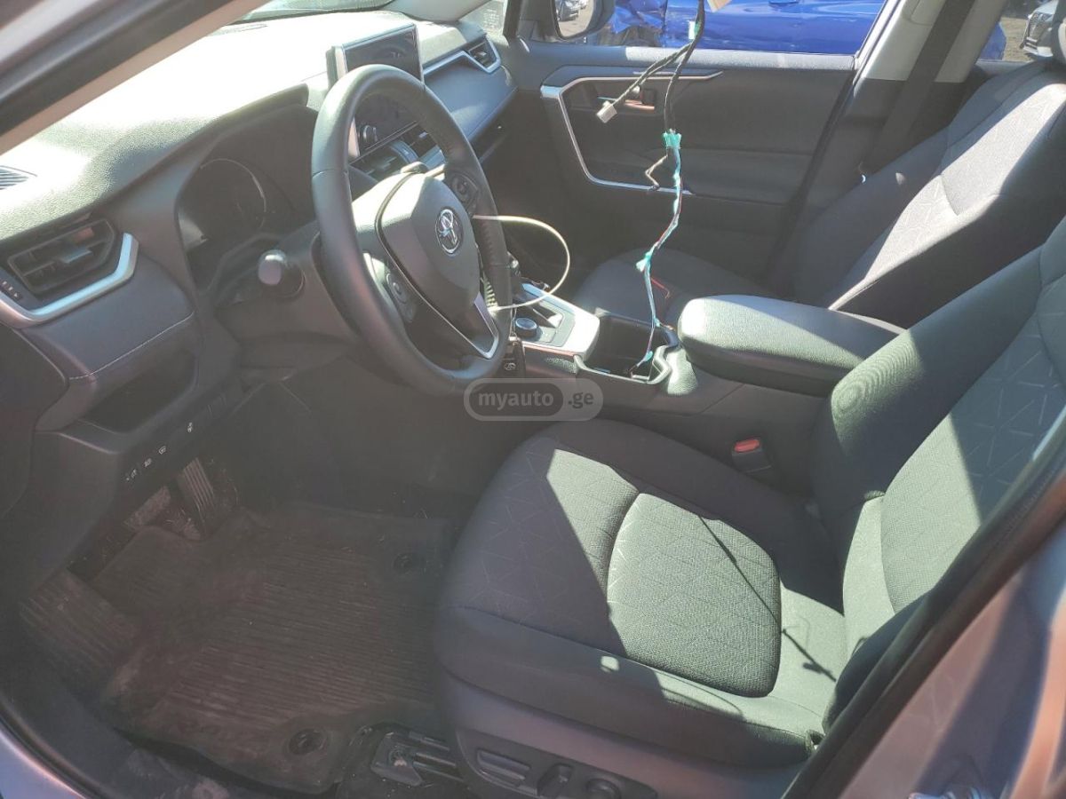 Toyota RAV 4 - фото 7