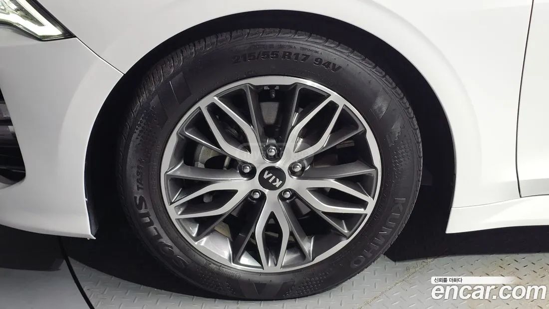 Kia Optima - фото 5