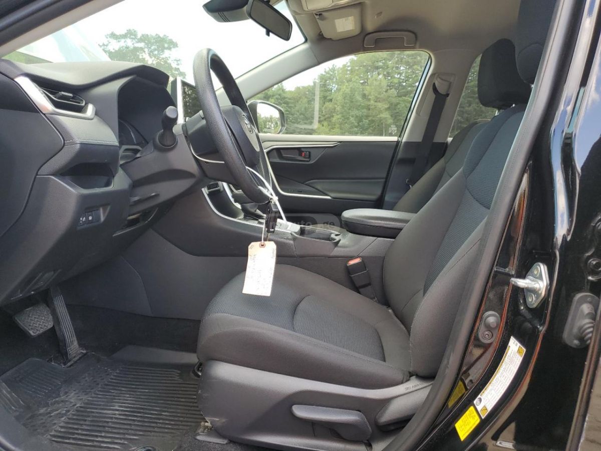 Toyota RAV 4 - фото 2