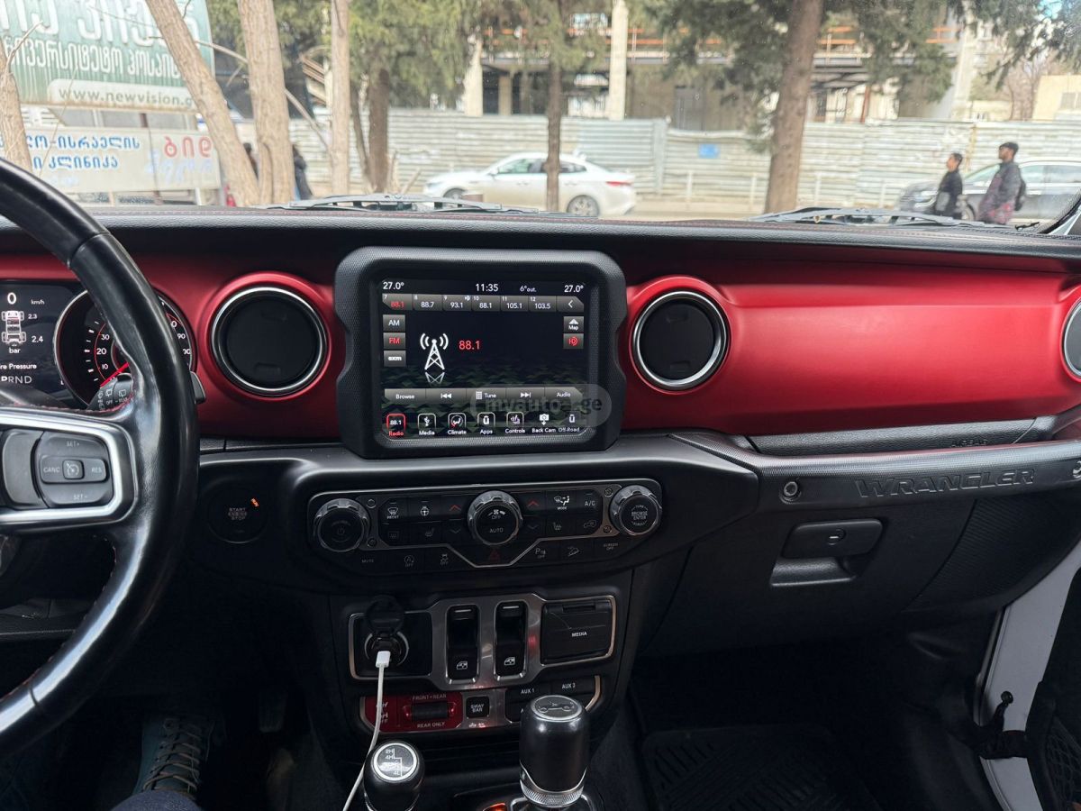 Jeep Wrangler - фото 8