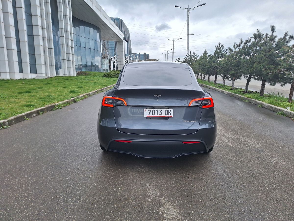 Tesla Model Y - фото 5