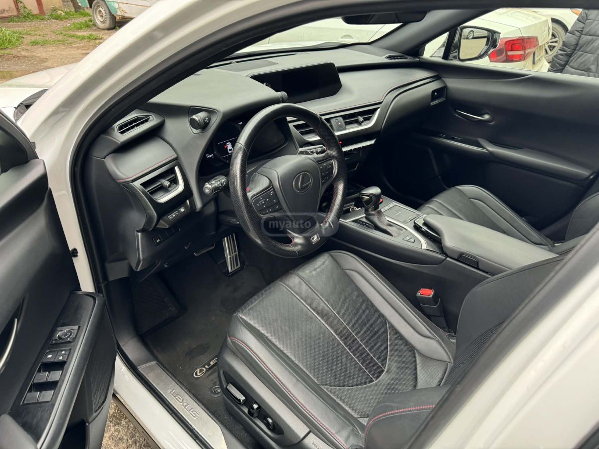 Lexus UX 250 h - фото 6