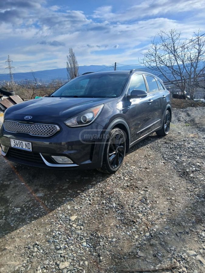 Kia Niro - фото 1