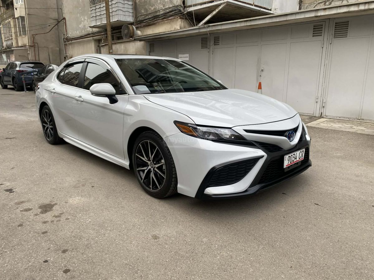 Toyota SE 4dr Front-Wheel Drive Sedan — миниатюра 1