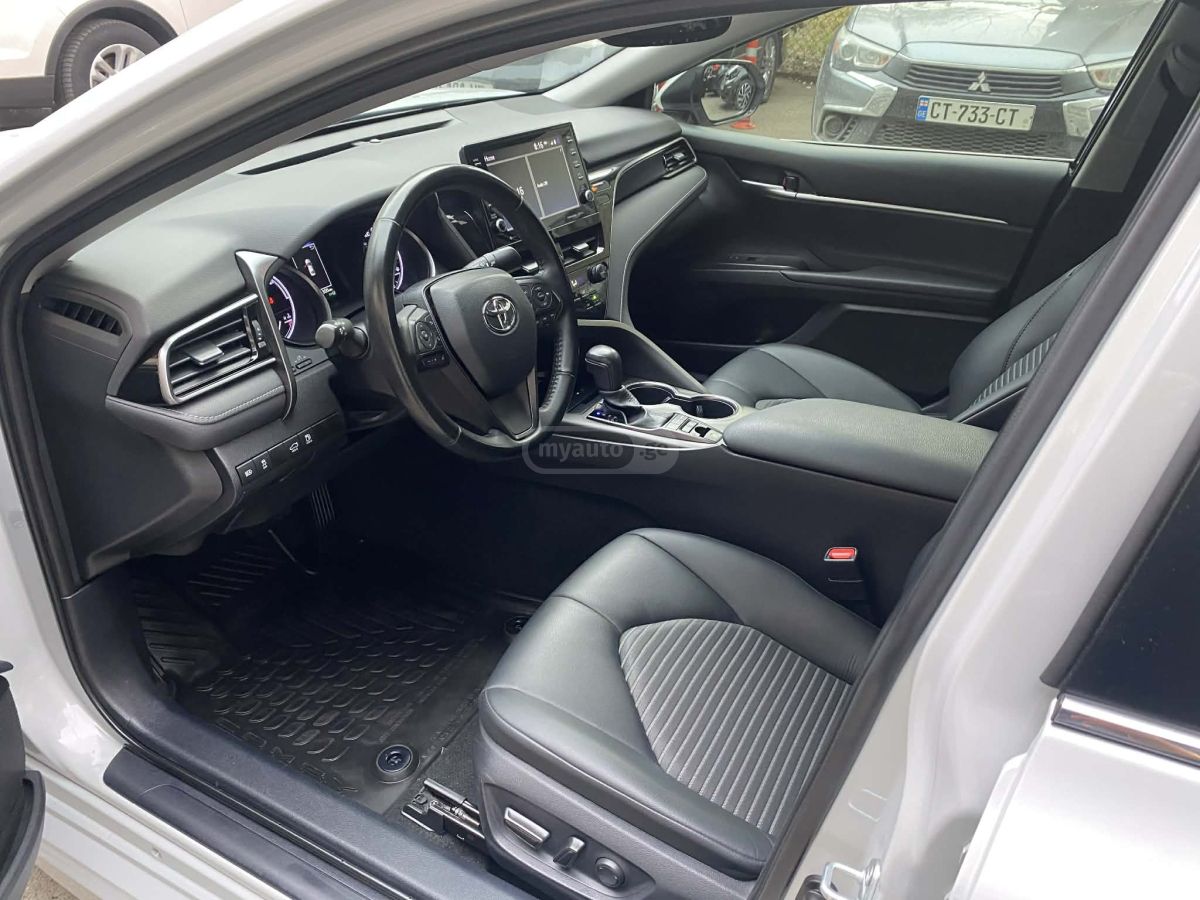 Toyota SE 4dr Front-Wheel Drive Sedan — миниатюра 10