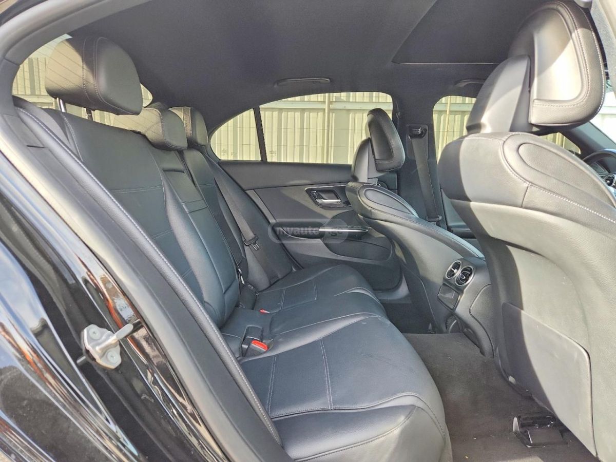 Mercedes-Benz C 300 - фото 9