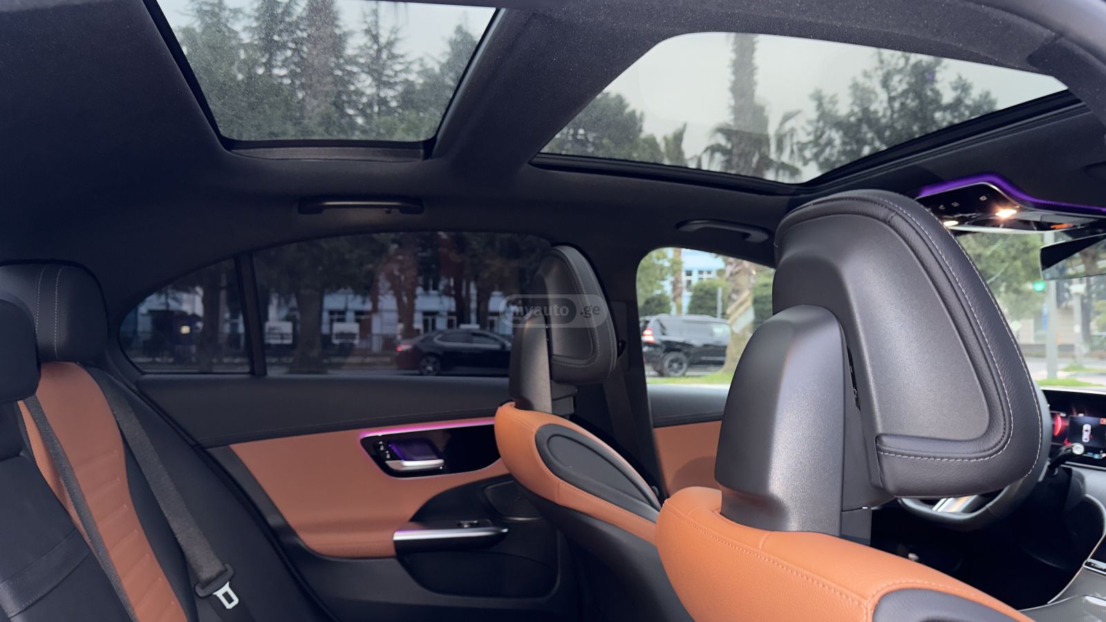 Mercedes-Benz C 300 - фото 13