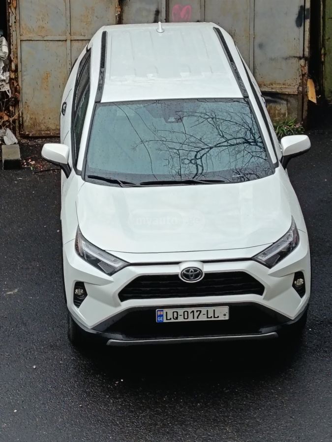 Toyota RAV 4 - фото 1