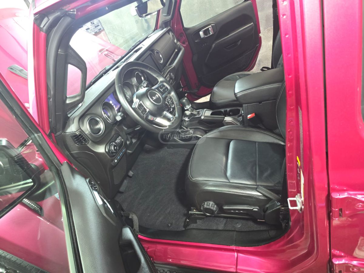 Jeep Wrangler - фото 12