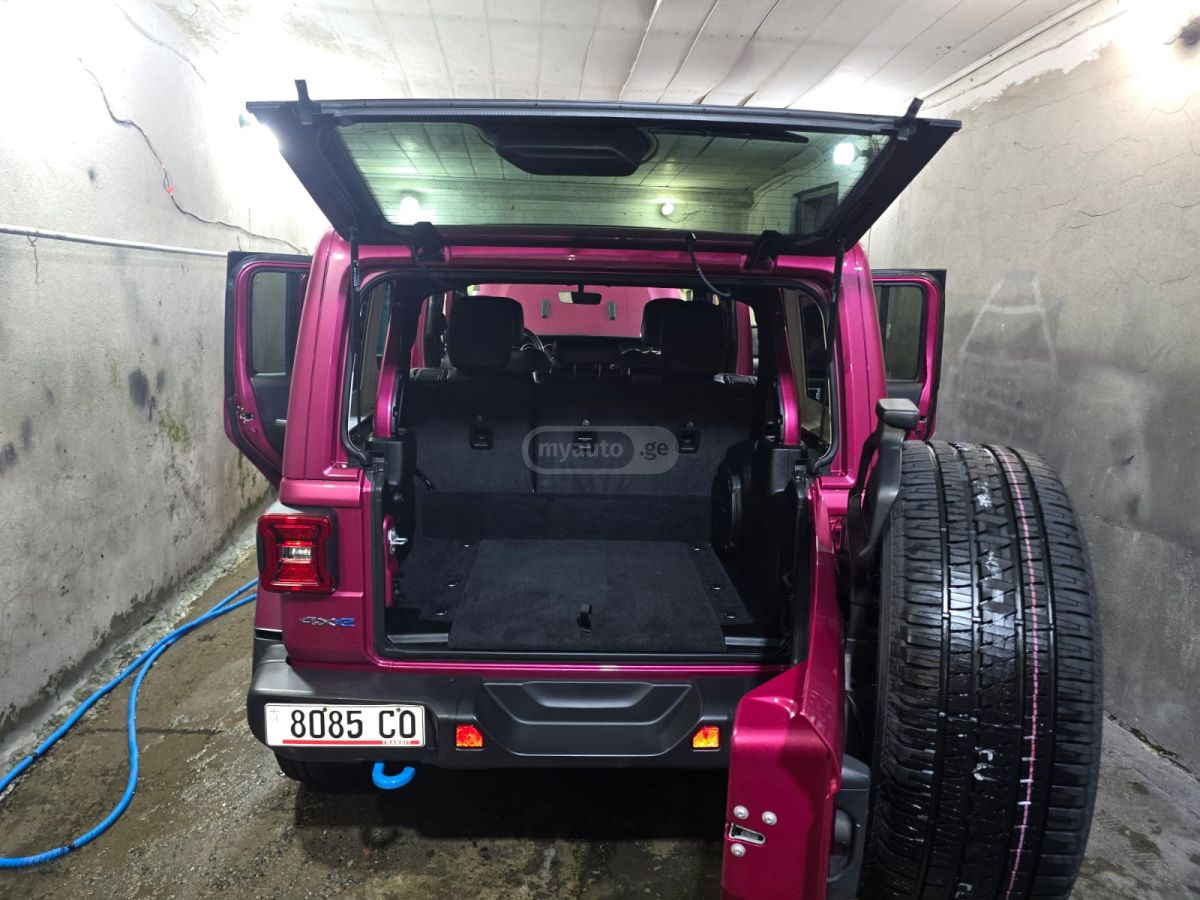 Jeep Wrangler - фото 8