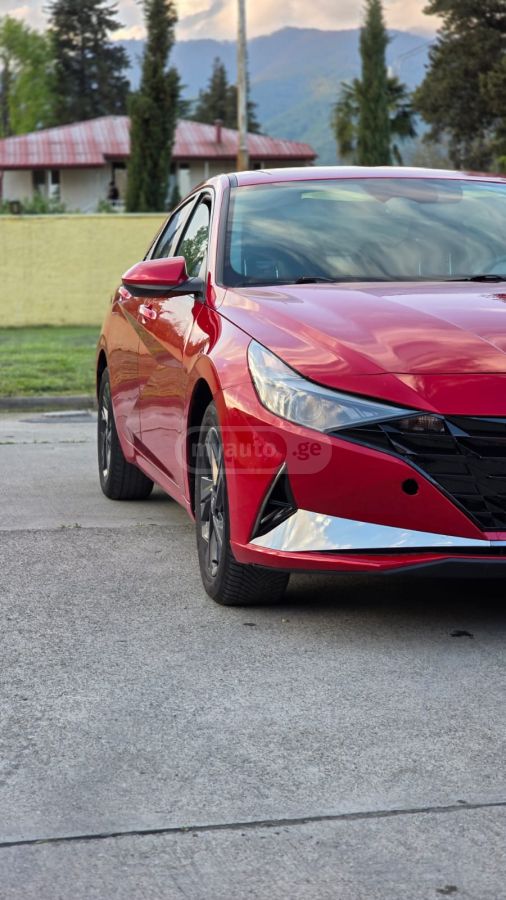 Hyundai Elantra - фото 1