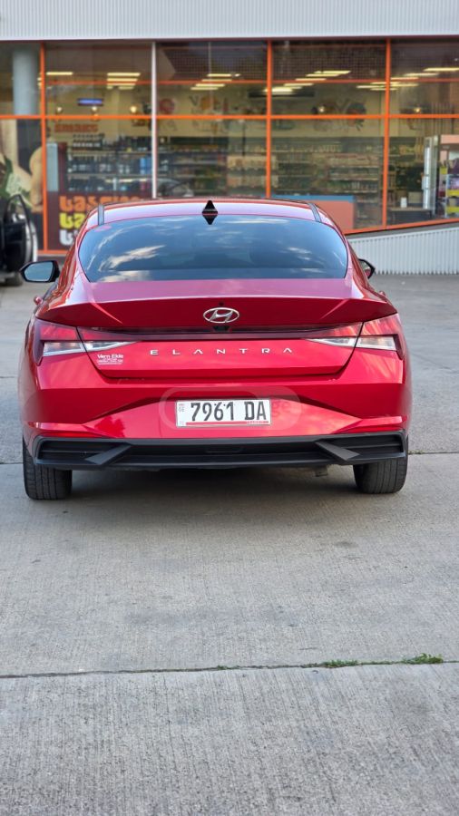 Hyundai Elantra - фото 3