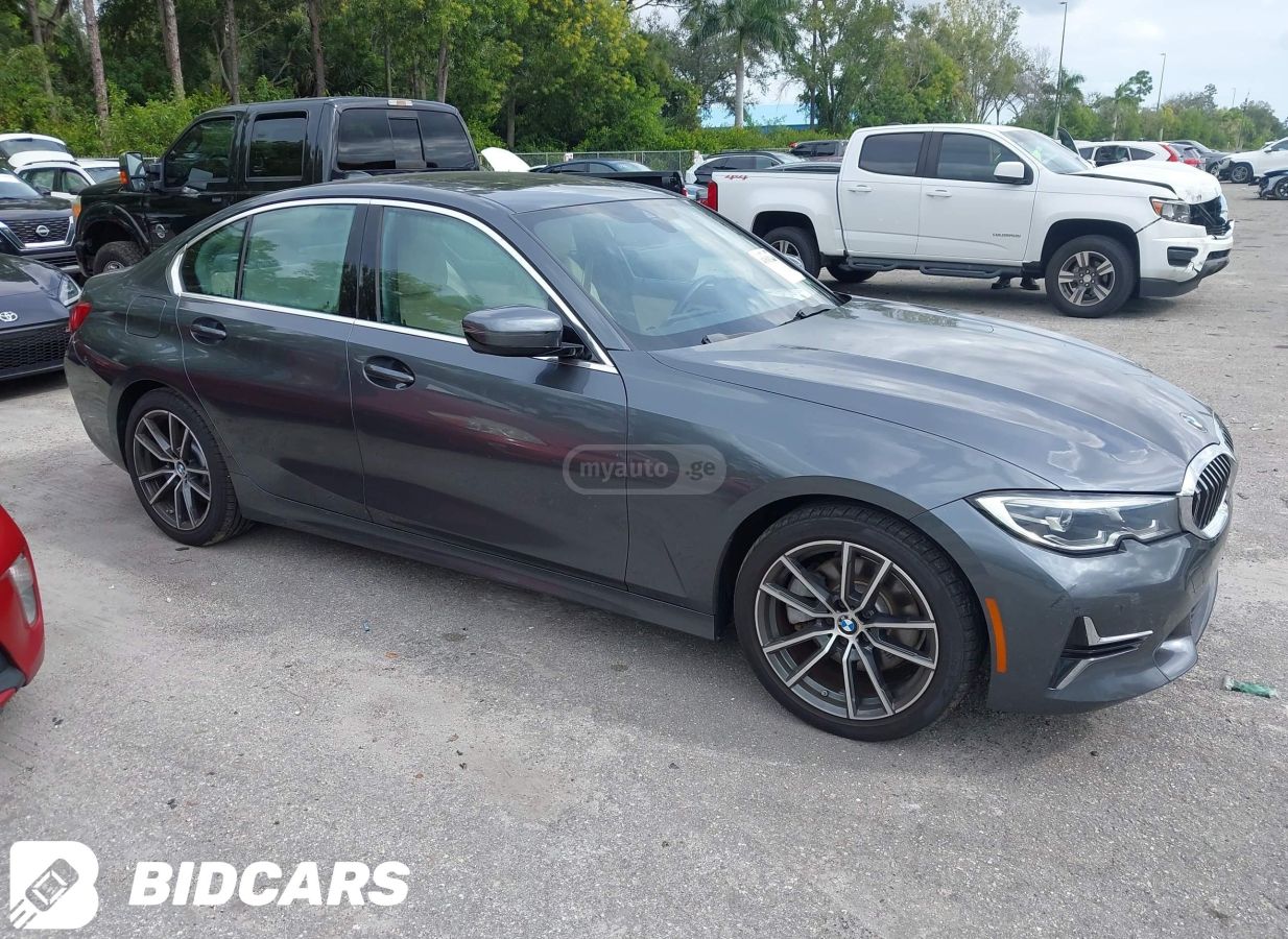 BMW 330 - фото 1